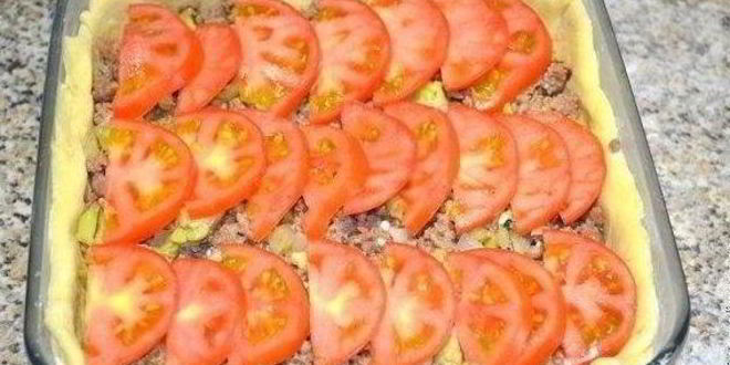 Рецепт открытого мясного пирога из картофельного теста