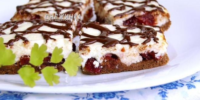 Рецепт перевернутого шоколадно-творожный пирог с вяленой клюквой