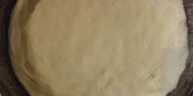 Рецепт пирога из слоеного теста с брокколи и крабовыми палочками