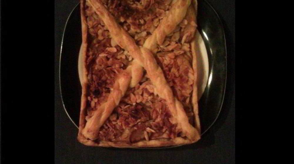 Как приготовить ромовый пирог с яблоками и миндалем