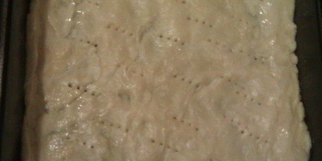 Рецепт ромового пирога с яблоками и миндалем