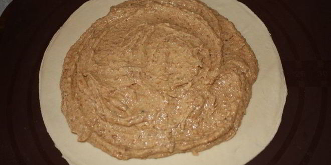 Рецепт слоеного пирога с миндалем