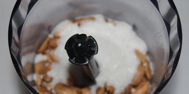 Рецепт слоеного пирога с миндалем