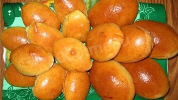 Рецепт Дрожжевых пирожков с творогом в духовке