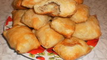 Рецепт Пирожков из слоеного теста с грибами и картошкой