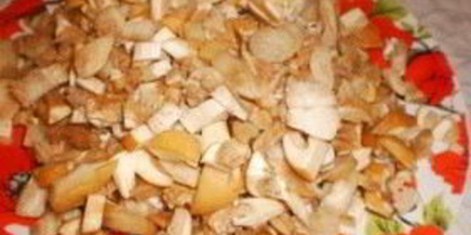 Рецепт пирожков из слоеного теста с грибами и картошкой