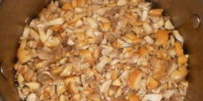 Рецепт пирожков из слоеного теста с грибами и картошкой