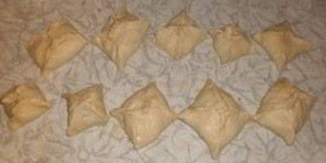 Рецепт пирожков из слоеного теста с грибами и картошкой