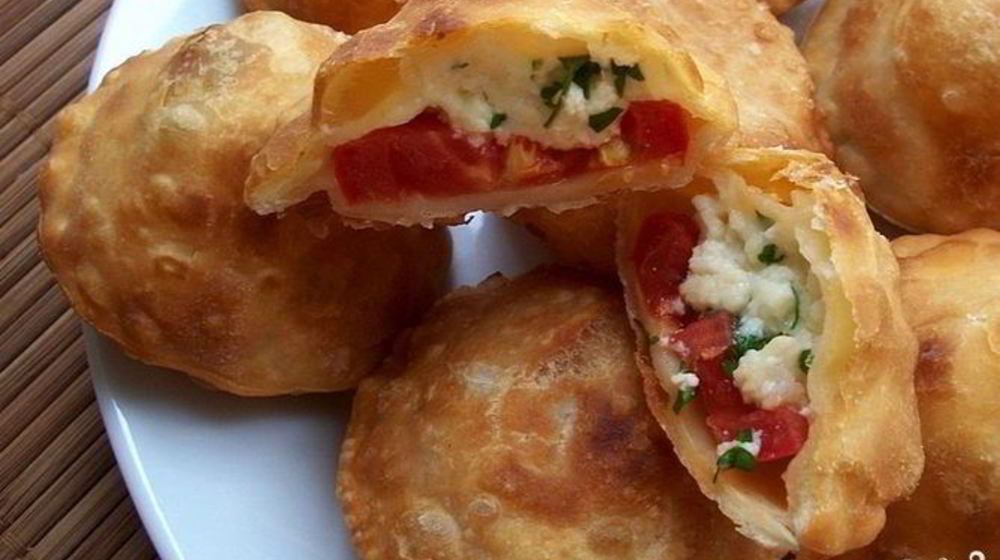 Как приготовить пирожки с помидорами