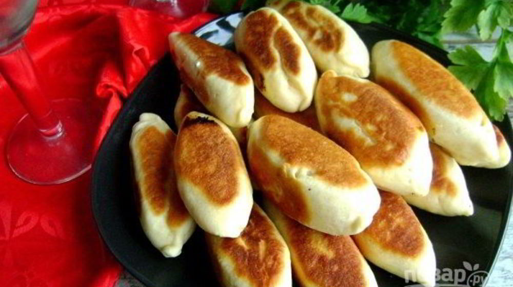 Как приготовить пирожки с рисом из дрожжевого теста