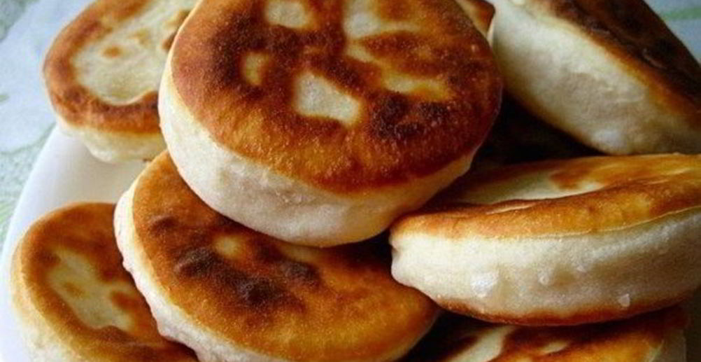 Рецепт пирожки с сыром из слоеного теста