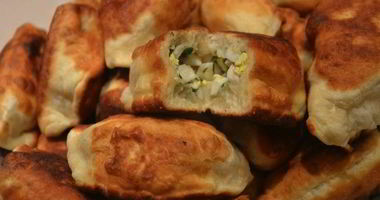 Рецепт Пирожков с зеленым луком и яйцом