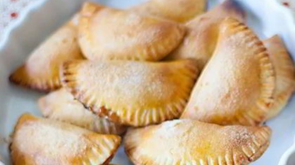 Как приготовить пирожки эмпанадас с вареной сгущенкой