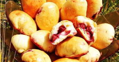 Рецепт Сдобных пирожков с вишней