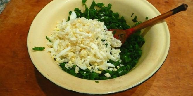 Рецепт жареных пирожков с рисом, яйцом и зеленым луком