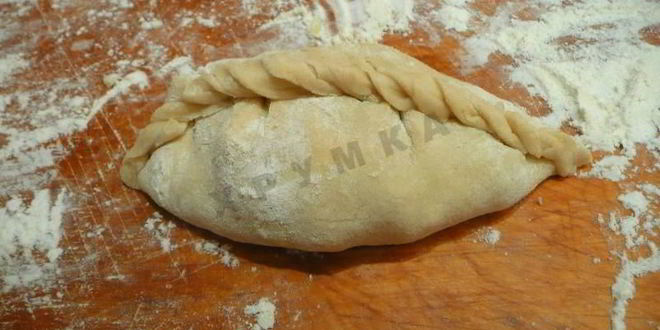 Рецепт жареных пирожков с рисом, яйцом и зеленым луком