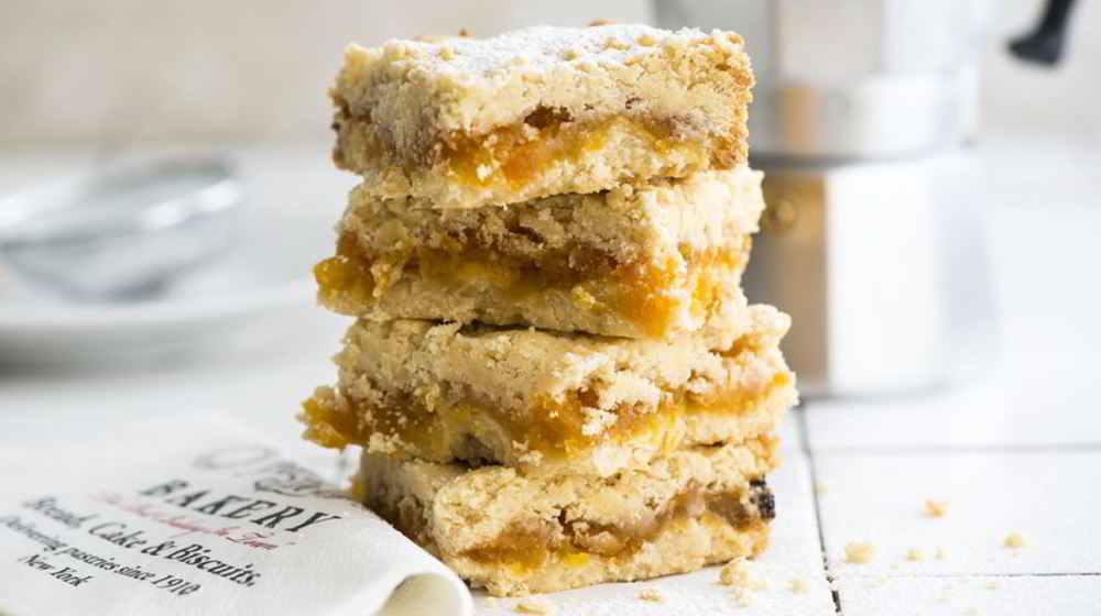 Как приготовить домашнее нарезное пирожное с курагой