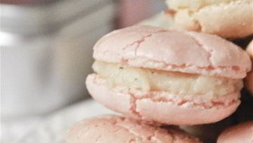 Рецепт Клубничных пирожных макарон