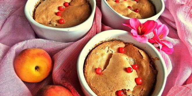 Рецепт нежного пирожного с персиками