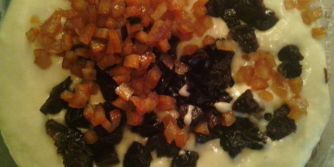 Рецепт ромовых пирожных с черносливом и цукатами