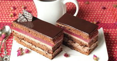 Рецепт Шоколадна-малиновых пирожные