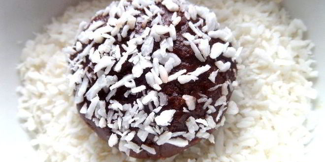 Рецепт шоколадных пирожных с фруктами