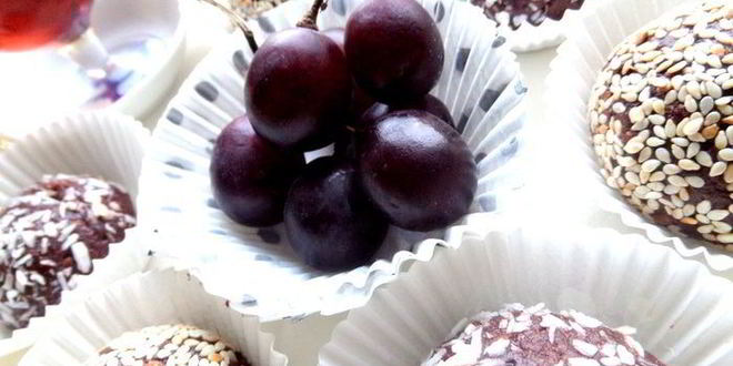 Рецепт шоколадных пирожных с фруктами