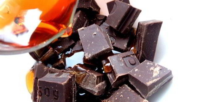 Рецепт шоколадных пирожных с фруктами