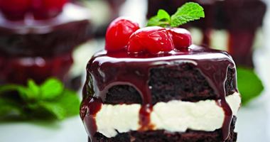 Рецепт Шоколадных пирожных с вишней