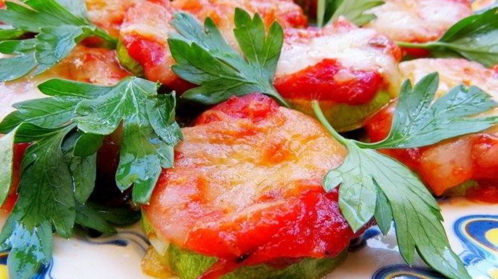 Как приготовить мини-пиццы на кабачке