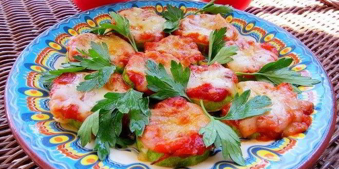 Рецепт мини-пицц на кабачке