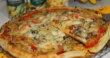 Рецепт Пиццы овощной с грибами и зеленью по-деревенски