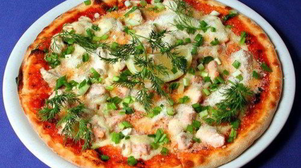 Как приготовить пиццу с сельдью и яйцами
