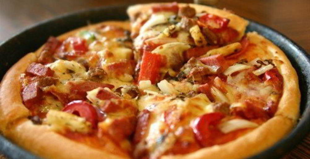 Рецепт пиццу с колбасой