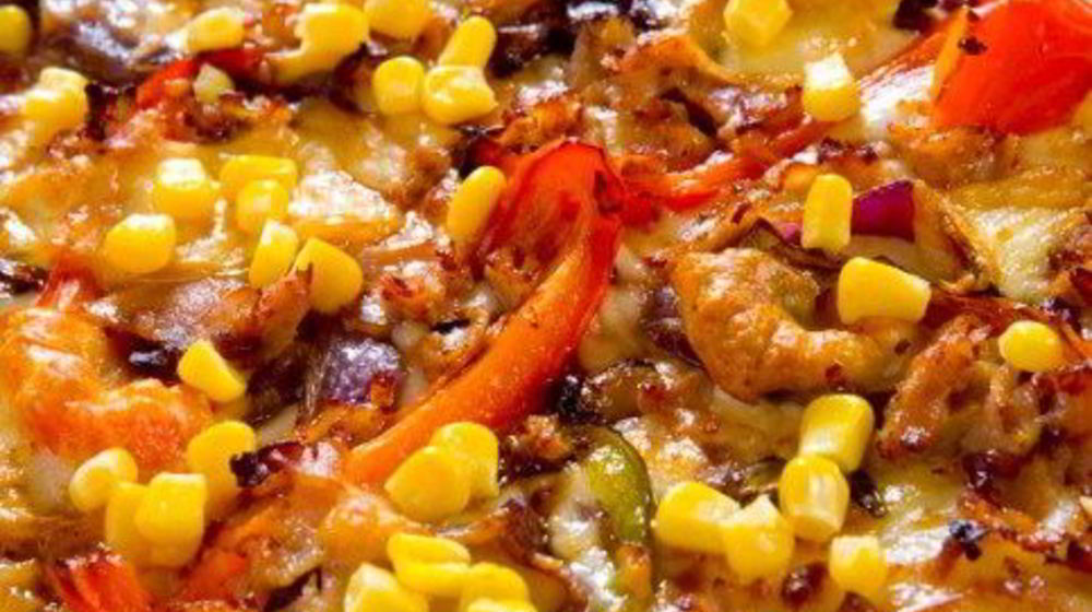 Как приготовить пиццу с цукини, курицей и кукурузой
