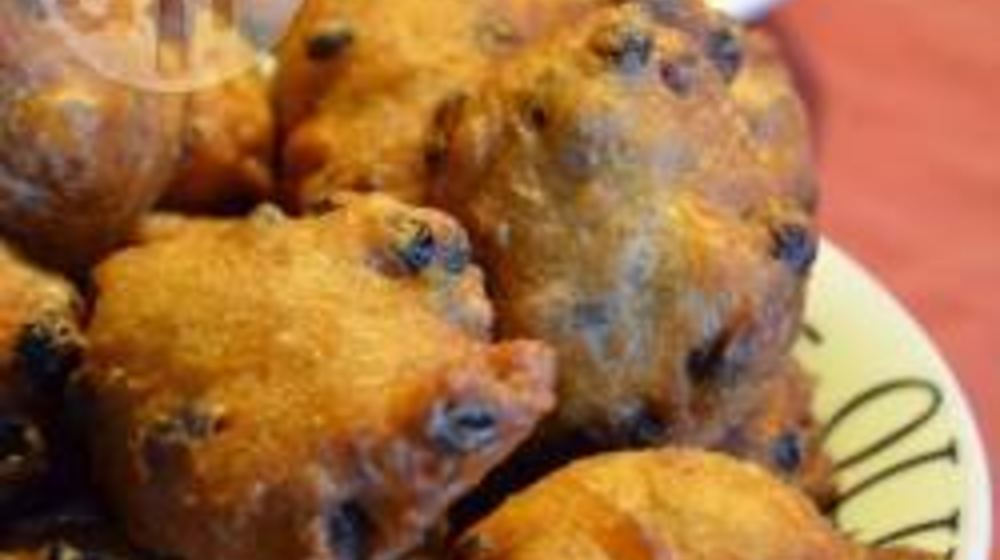 Как приготовить дрожжевые пончики с изюмом