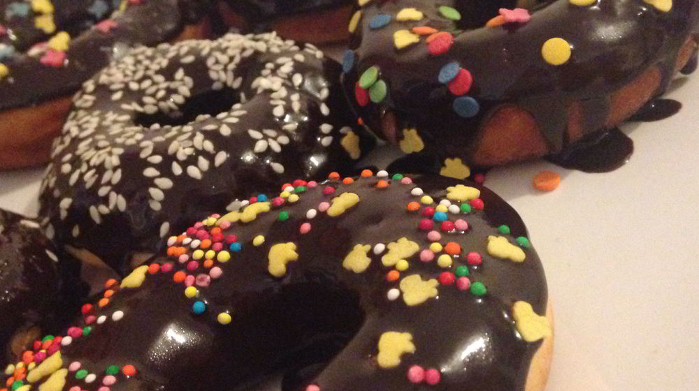 Как приготовить пончики с глазурью