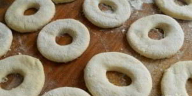 Рецепт пышных пончиков на кефире