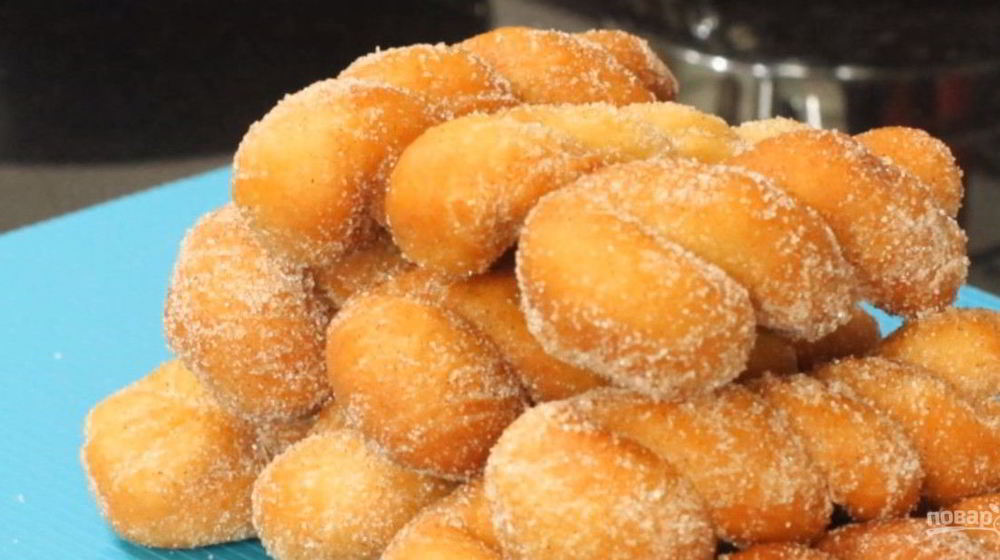 Как приготовить самые нежные пончики из дрожжевого теста