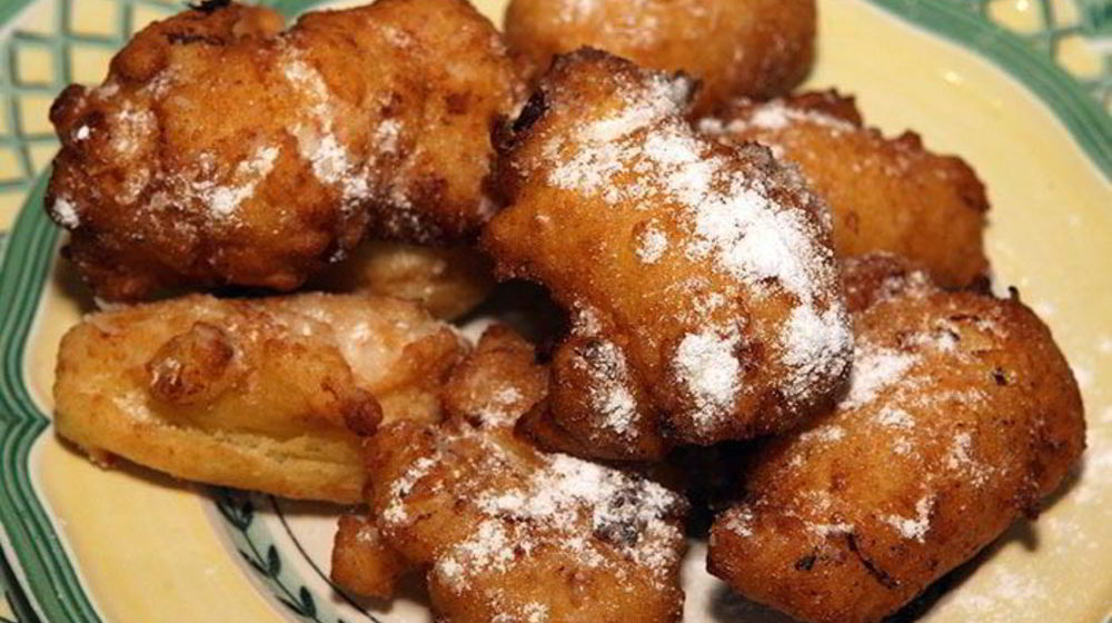 Как приготовить творожные пончики с яблоками