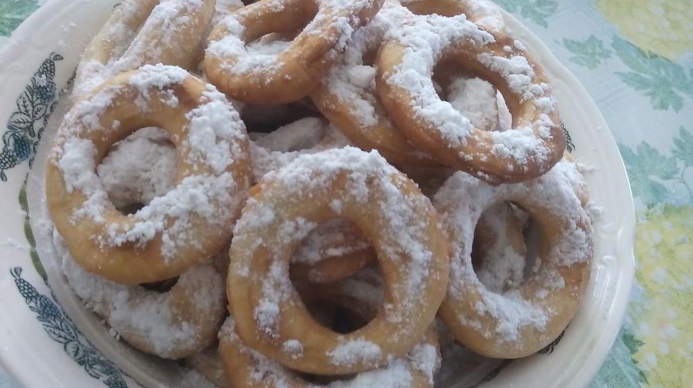 Как приготовить воздушные пончики на кефире