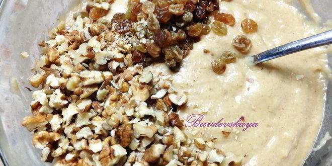 Рецепт чайной коврижки с изюмом и орехами в мультиварке