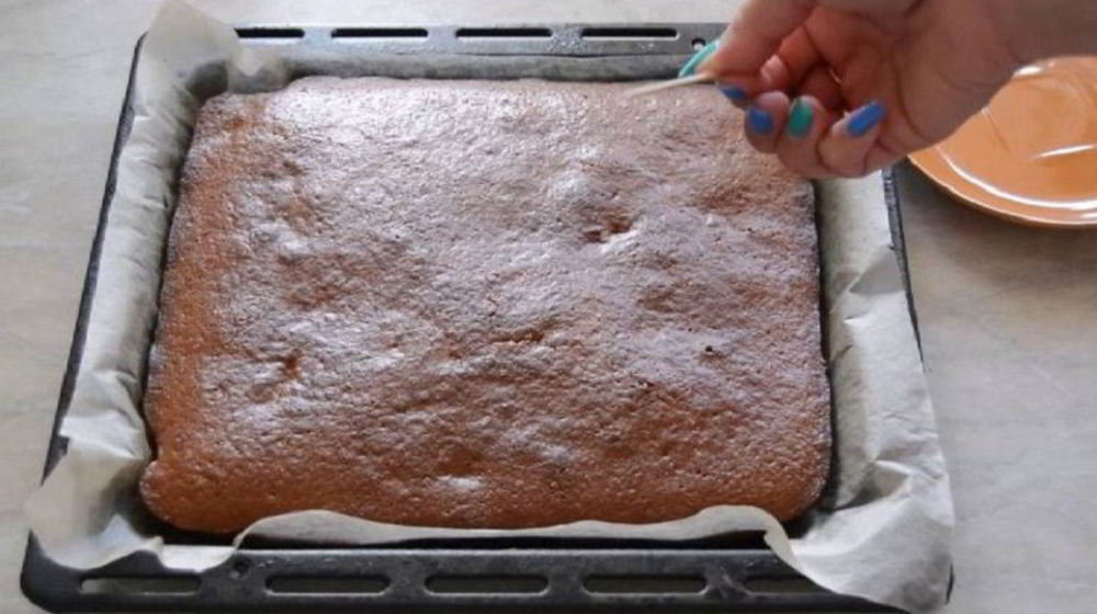 Как приготовить постную коврижку с вареньем