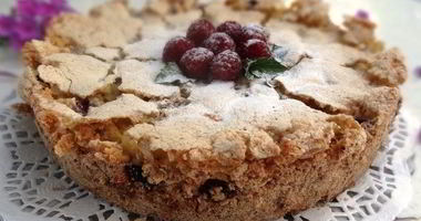 Рецепт Меренговой шарлотки с малиной и белым шоколадом