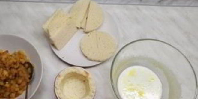 Рецепт шарлотки из сухого батона