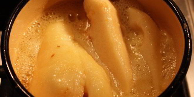 Рецепт шарлотки с грушами и орехами