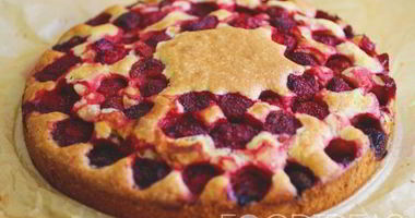 Рецепт Шарлотки с клубникой