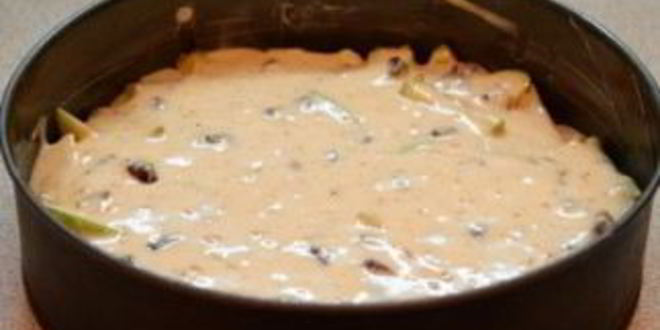Рецепт шарлотки с орехами и яблоками