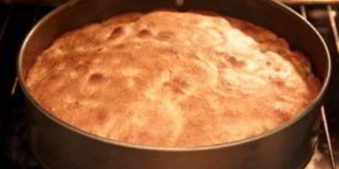 Рецепт шарлотки с орехами и яблоками