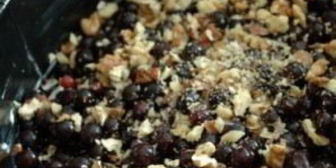 Рецепт шарлотки со смородиной